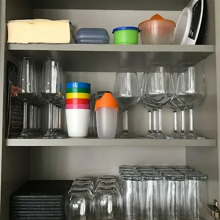 Westminster - Free Parking Apartment